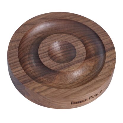 Väike puust alus, ca 10 cm (ümar, tumepruun)