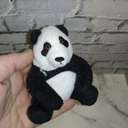 Must-valge panda