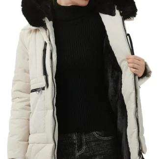 Kreemjasvalge soe karvase kraega talveparka naistele, suurus XL (rü 130 cm)