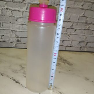 Plastikust joogipudeli