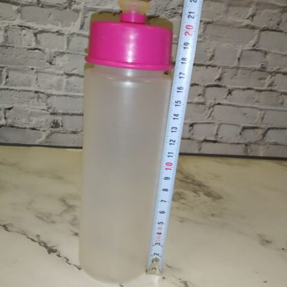 Plastikust joogipudeli