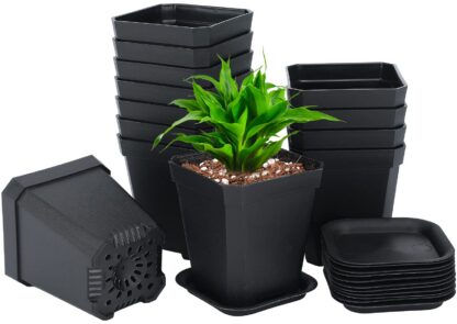 12 plastikust istutuspotti koos alustega, 7 cm