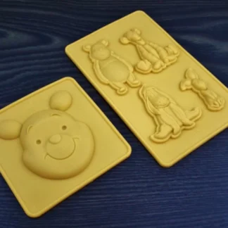 Kaks Winni Puhhi silikoonvormi, 10x10 cm ja 10x16 cm