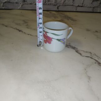 Lilleline väike tass