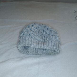 Helesinine kootud müts