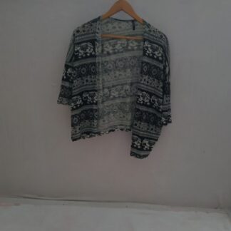 Mustvalge mustriline pluus, suurus XS